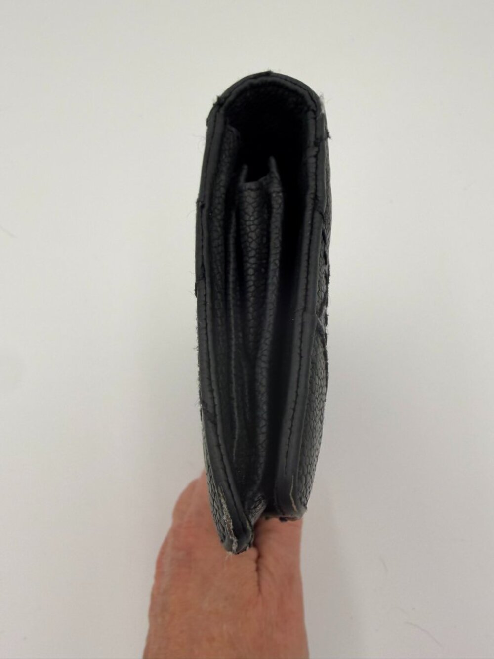 Authentic Chanel Leather Caviar Vintage Wallet Silver Hardware CC Preowned - Picture 8 of 11